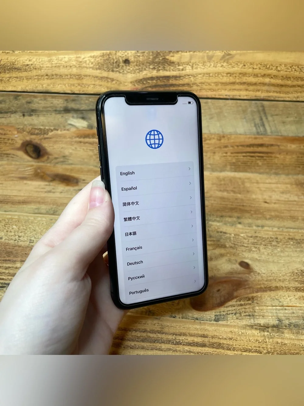 Unlocked Apple iPhone 11 Pro 512GB 18.6.2 MW9L2LL/A (WATER DAMAGE READ)